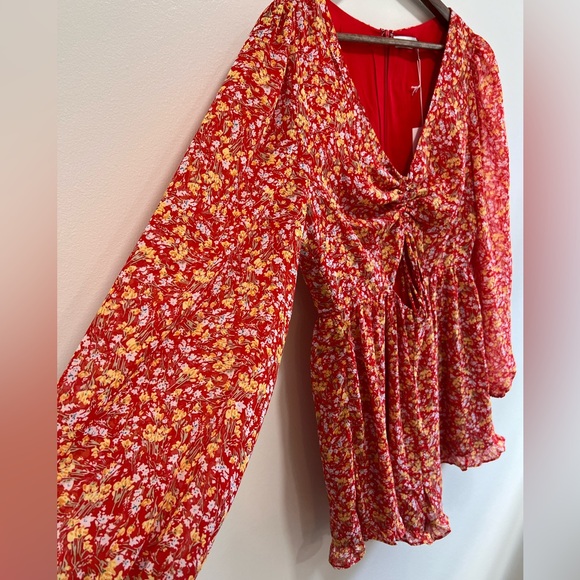 Lush NWT Playing at Perfect Red Floral Balloon Long Sleeve Romper Cut Out, L - Picture 5 of 15